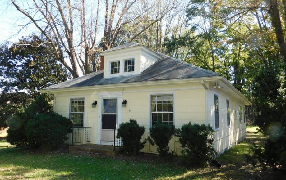 Image for Solid 3 BR/1 BA Home w/Outbuildings on Double Lot only 1/2 Mile from Main St. in Louisa, VA