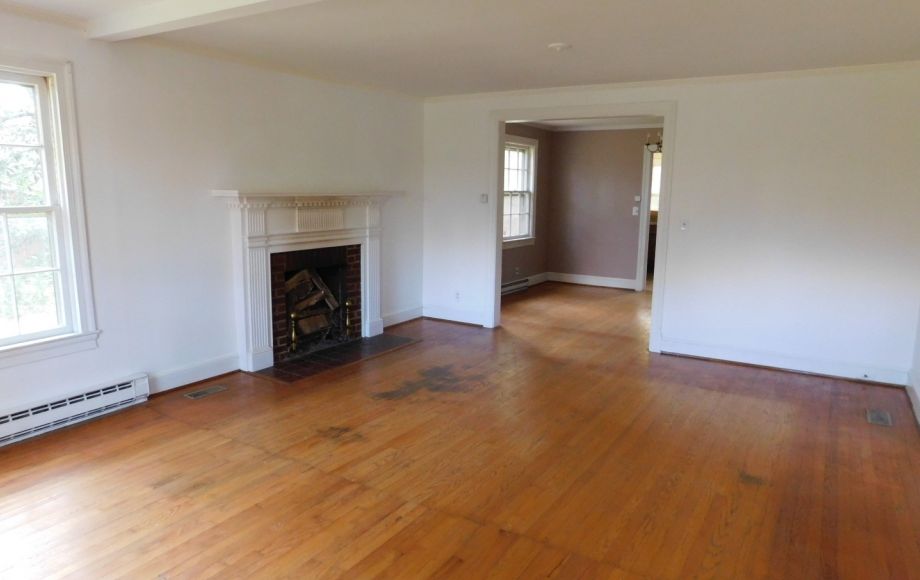 Image for Solid 3 BR/1 BA Home w/Outbuildings on Double Lot only 1/2 Mile from Main St. in Louisa, VA