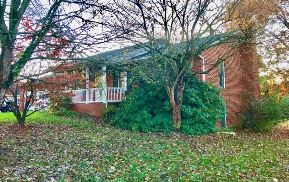 Image for Solid 3 BR/3 BA Brick Ranch Style Home w/Basement—Sells to the Highest Bidder!!