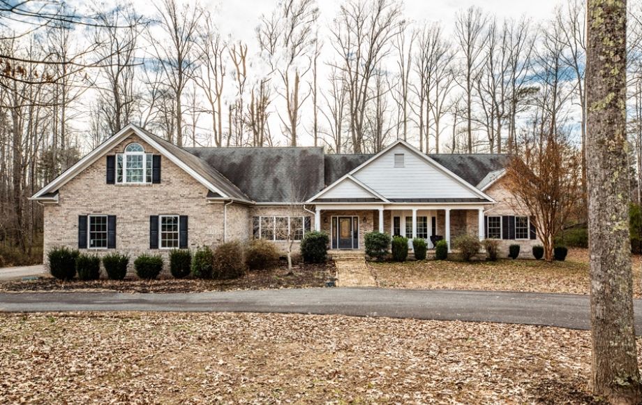 Image for Immaculate 4 BR/3.5 BA Brick Home on 7.4 +/- Acres Just Outside Charlottesville, VA (Albemarle Co.)