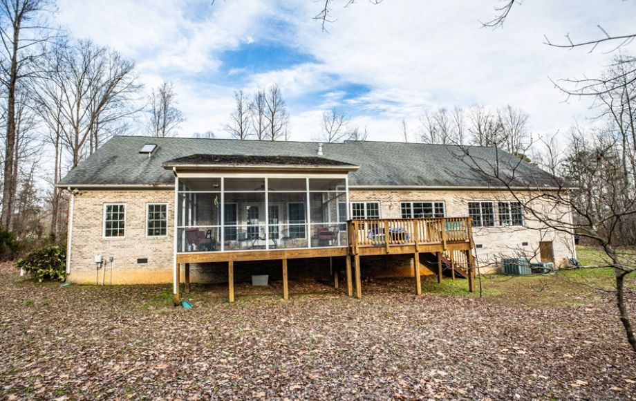 Image for Immaculate 4 BR/3.5 BA Brick Home on 7.4 +/- Acres Just Outside Charlottesville, VA (Albemarle Co.)