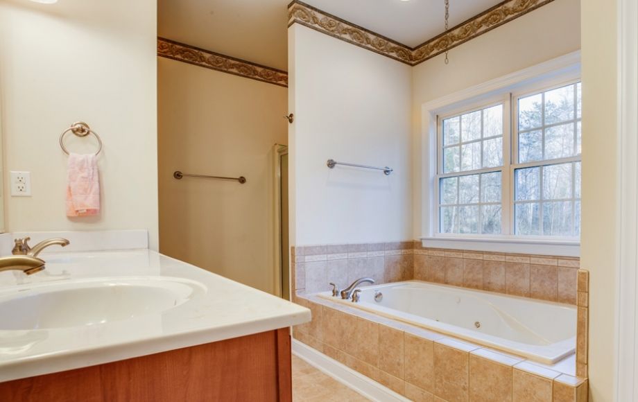 Image for Immaculate 4 BR/3.5 BA Brick Home on 7.4 +/- Acres Just Outside Charlottesville, VA (Albemarle Co.)