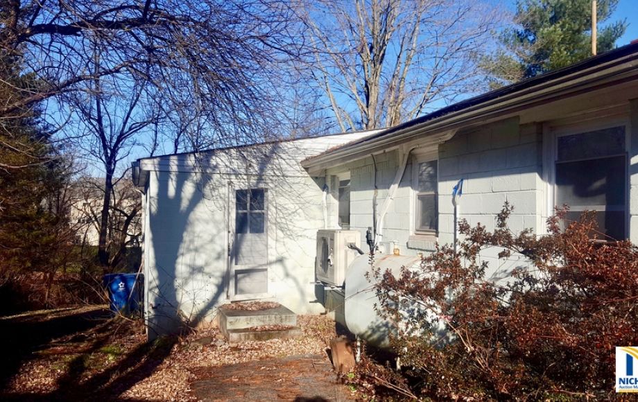 Image for Valuable Loudoun County Real Estate—3 BR Home on .69 +/- Acre Lot & .5 +/- Acre Adjacent Lot