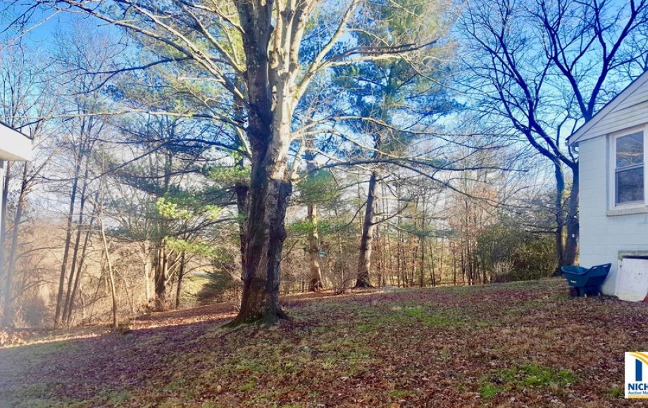 Image for Valuable Loudoun County Real Estate—3 BR Home on .69 +/- Acre Lot & .5 +/- Acre Adjacent Lot