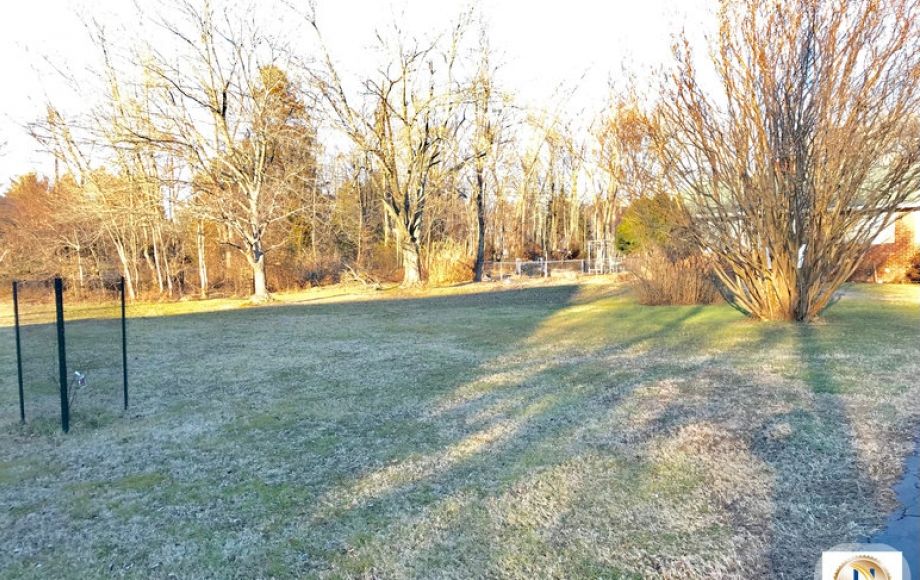 Image for 3 BR Home on 1/2 Acre Corner Lot Minutes From INOVA Loudoun Hospital & Dulles Airport