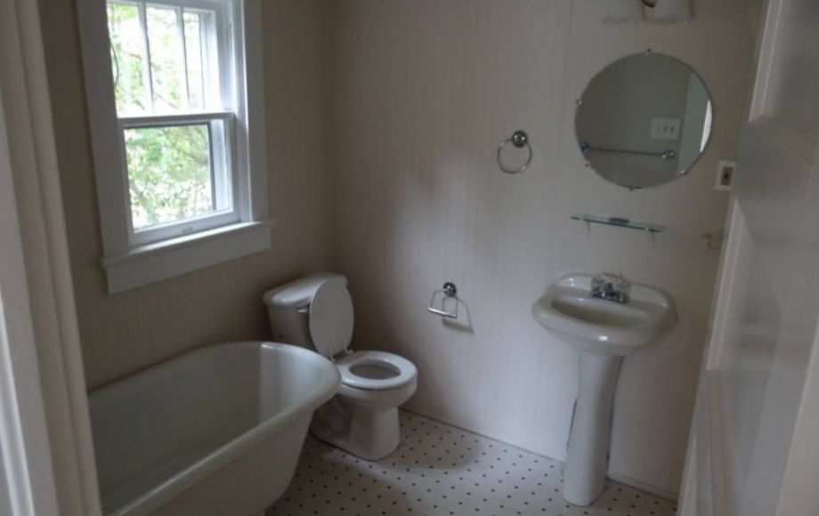 Image for FRESHLY RENOVATED 3 BR/2 BA HOME on MAIN STREET BOWLING GREEN, VA