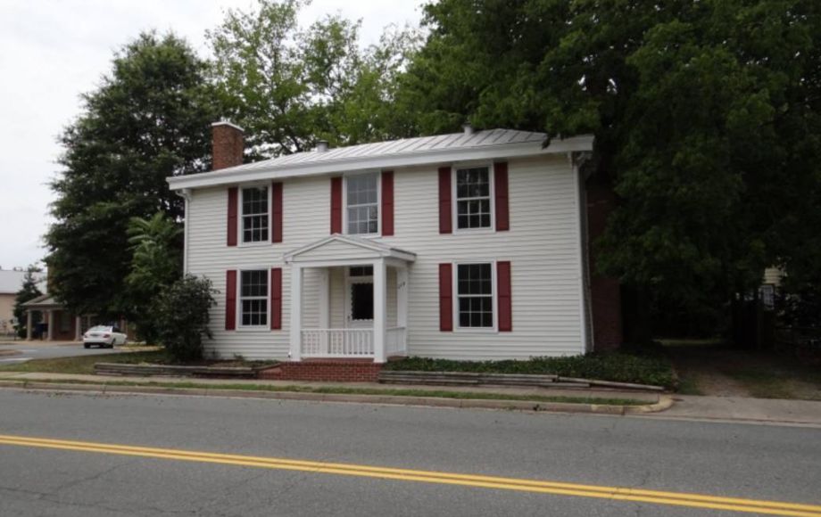 Image for FRESHLY RENOVATED 3 BR/2 BA HOME on MAIN STREET BOWLING GREEN, VA