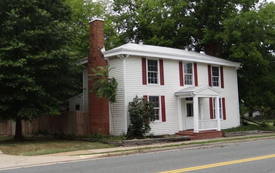 Image for FRESHLY RENOVATED 3 BR/2 BA HOME on MAIN STREET BOWLING GREEN, VA