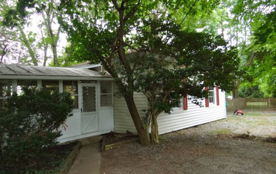 Image for FRESHLY RENOVATED 3 BR/2 BA HOME on MAIN STREET BOWLING GREEN, VA