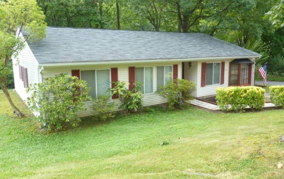 Image for 3 BR/2 BA HOME MINUTES FROM DULLES AIRPORT in FAIRFAX COUNTY, VA