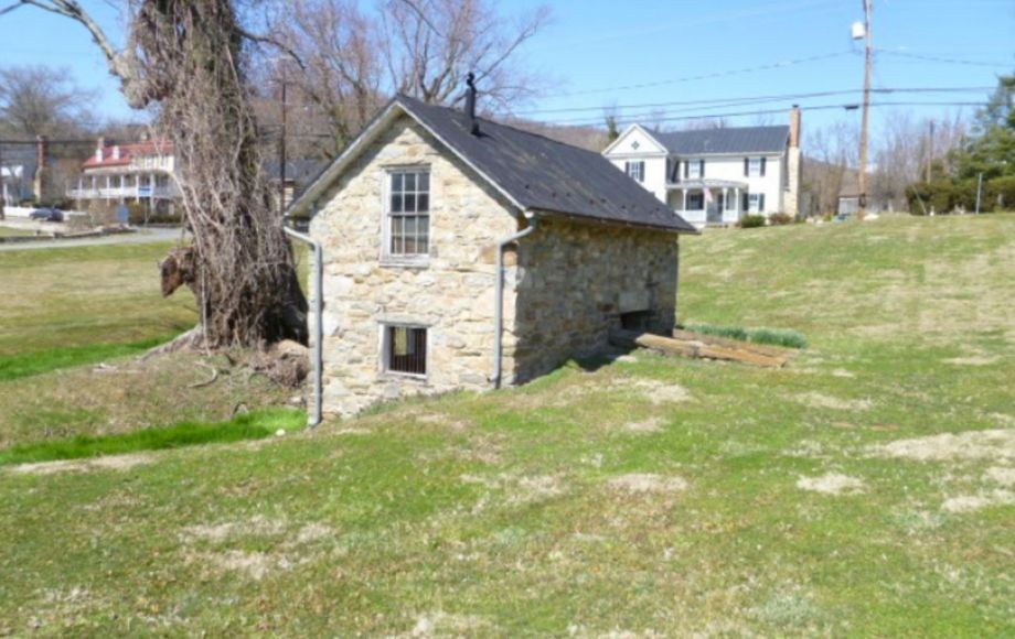 Image for 5 BR/2.5 BA HOME on 2.75 ACRES in LOUDOUN COUNTY, VA