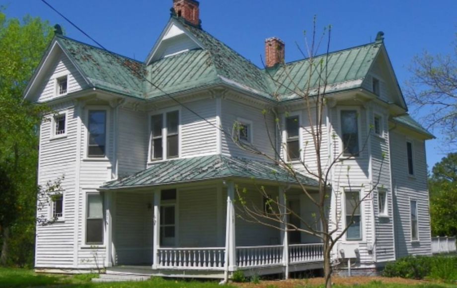 Image for ABSOLUTE AUCTION-6 BR/2.5 BA HISTORIC HOME in DOWNTOWN LOUISA, VA