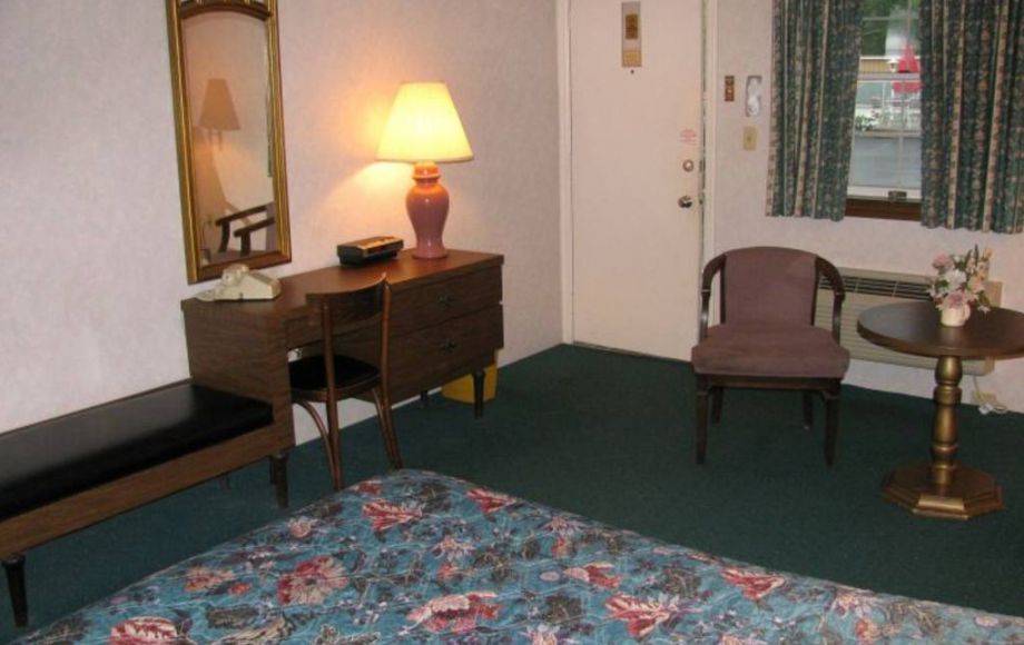 Image for 26 UNIT MOTEL on 1.3 ACRES