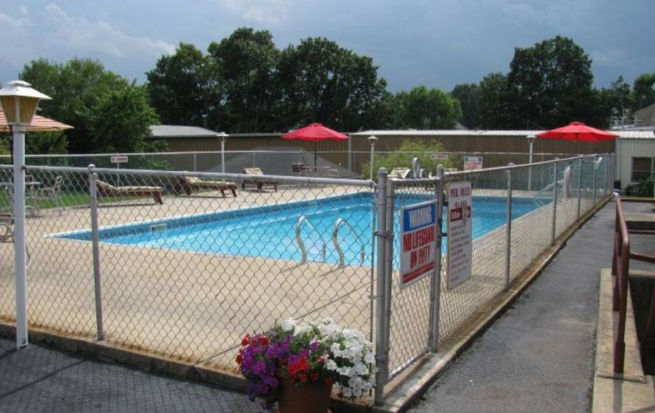 Image for 26 UNIT MOTEL on 1.3 ACRES