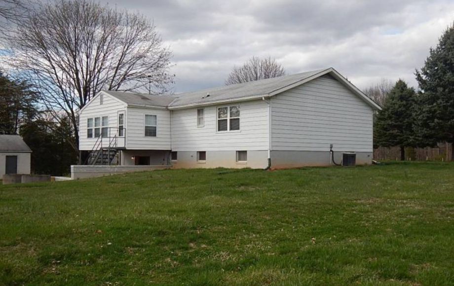 Image for 3 BR/2.5 BA HOME on 10 +/- ACRES w/BARN & POND