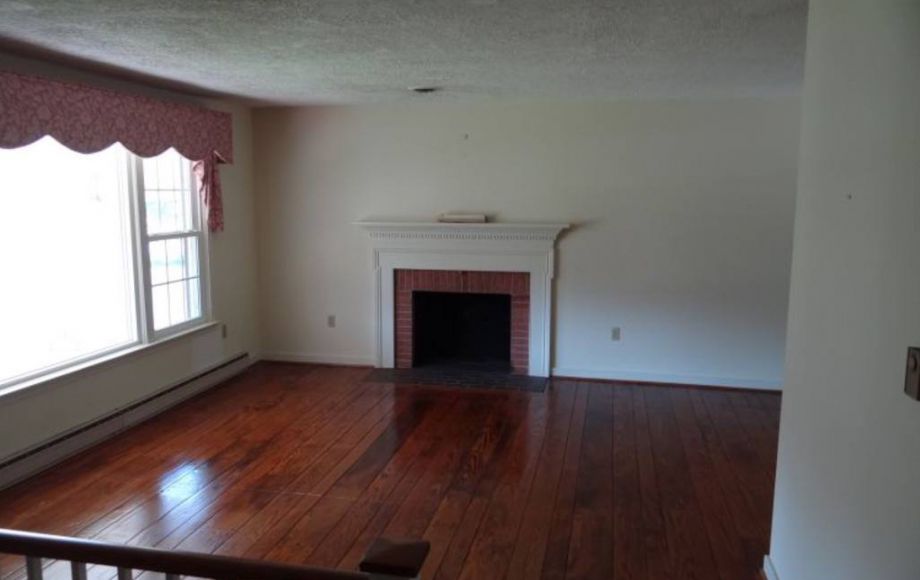 Image for ABSOLUTE AUCTION-3 BR/2 BA HOME on 1 ACRE