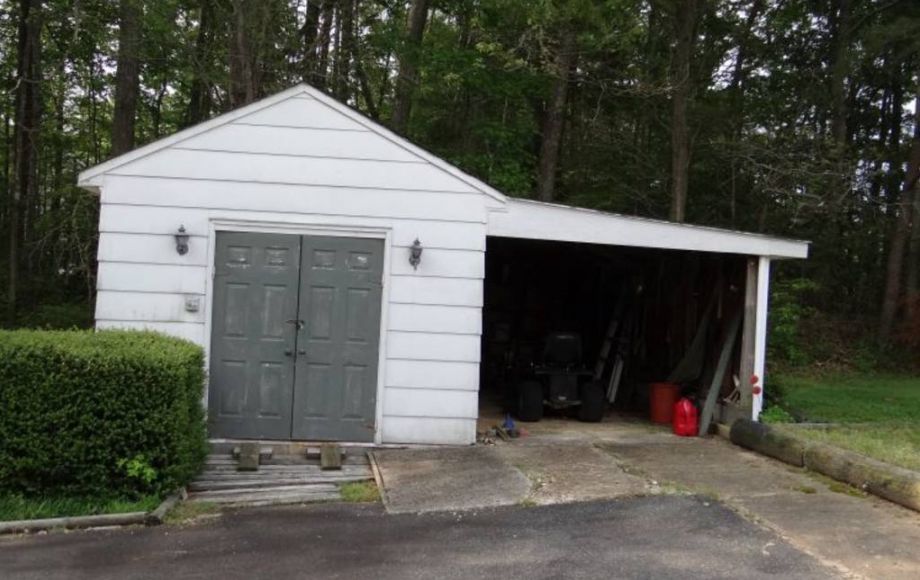 Image for ABSOLUTE AUCTION-3 BR/2 BA HOME on 1 ACRE