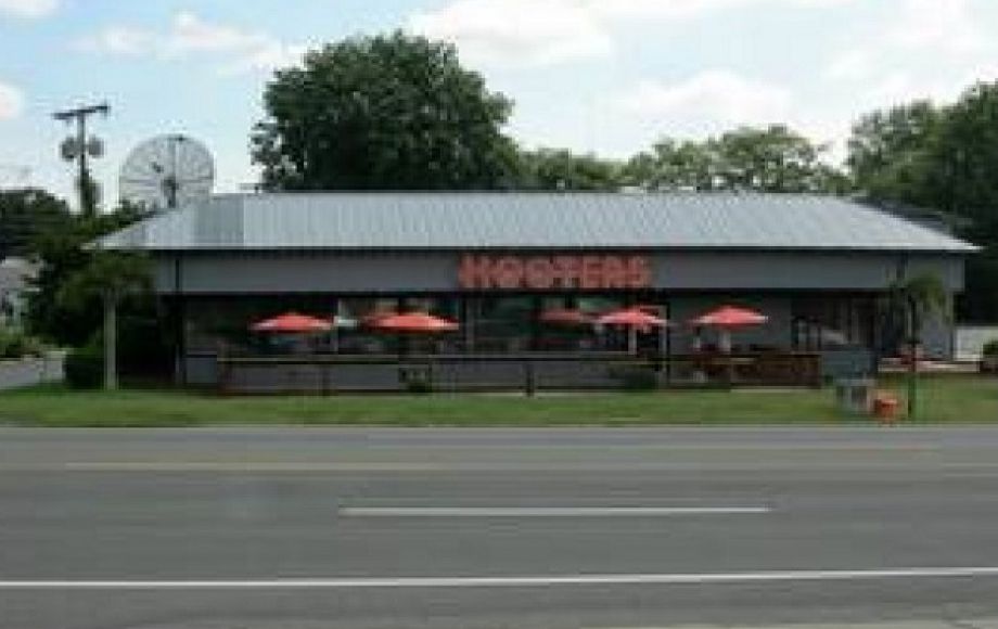 Image for 6,000+ SF FORMER RESTAURANT ON 1+ ACRE LOT in ROANOKE, VA—ONLINE ONLY BIDDING!!