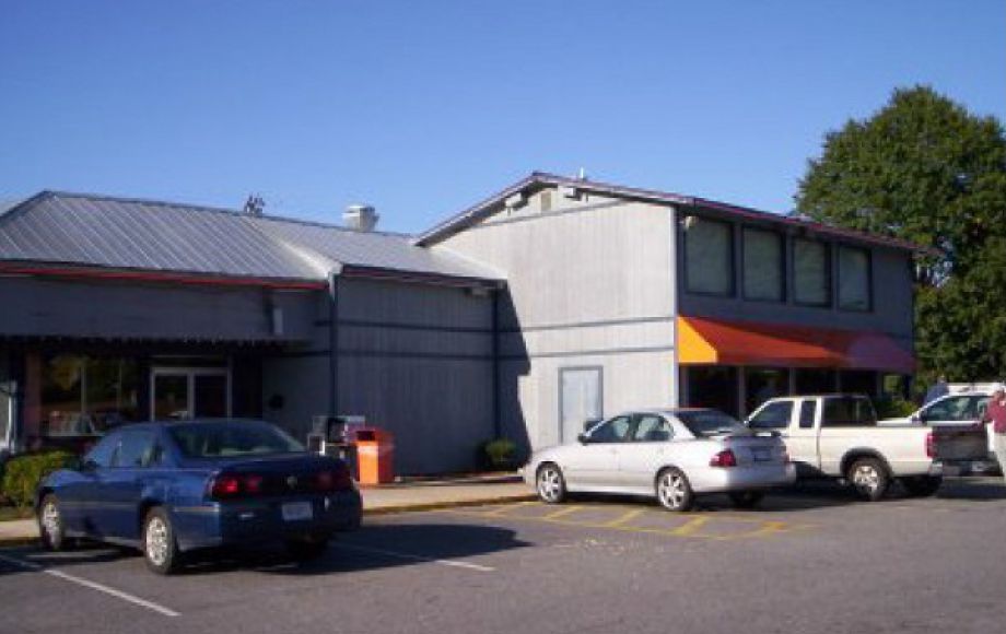 Image for 6,000+ SF FORMER RESTAURANT ON 1+ ACRE LOT in ROANOKE, VA—ONLINE ONLY BIDDING!!