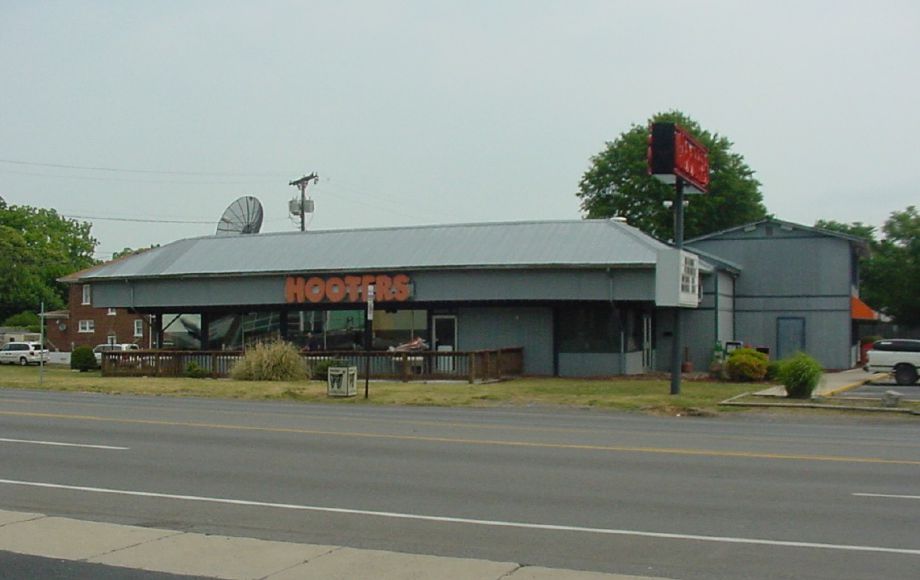 Image for 6,000+ SF FORMER RESTAURANT ON 1+ ACRE LOT in ROANOKE, VA—ONLINE ONLY BIDDING!!