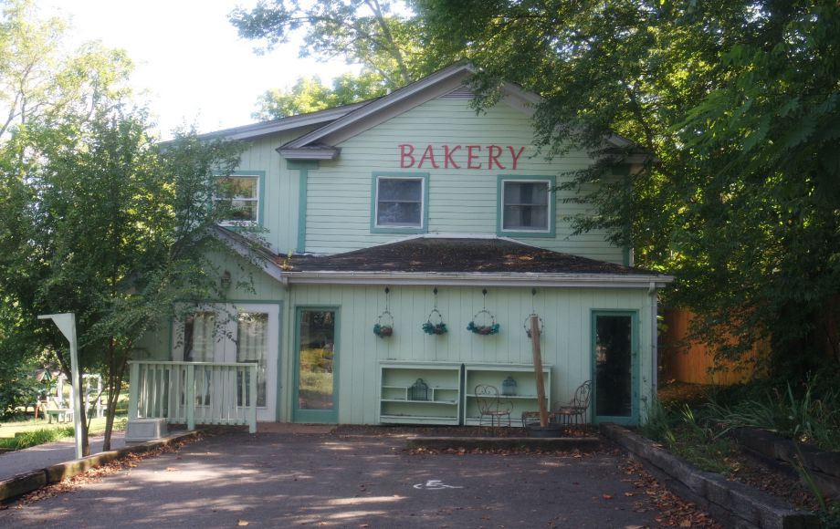 Image for FORMER BED & BREAKFAST/HISTORIC HOME on 4.4 +/- ACRES