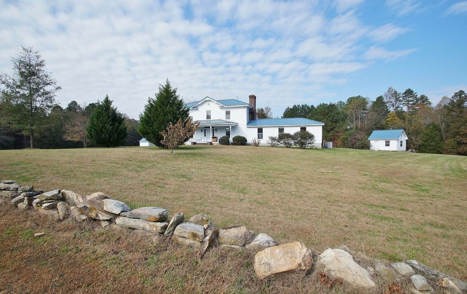 Image for HICKORY KNOLLS FARM: 200 +/- ACRES w/5 BR RESTORED VICTORIAN FARM HOUSE