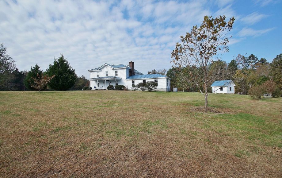 Image for HICKORY KNOLLS FARM: 200 +/- ACRES w/5 BR RESTORED VICTORIAN FARM HOUSE