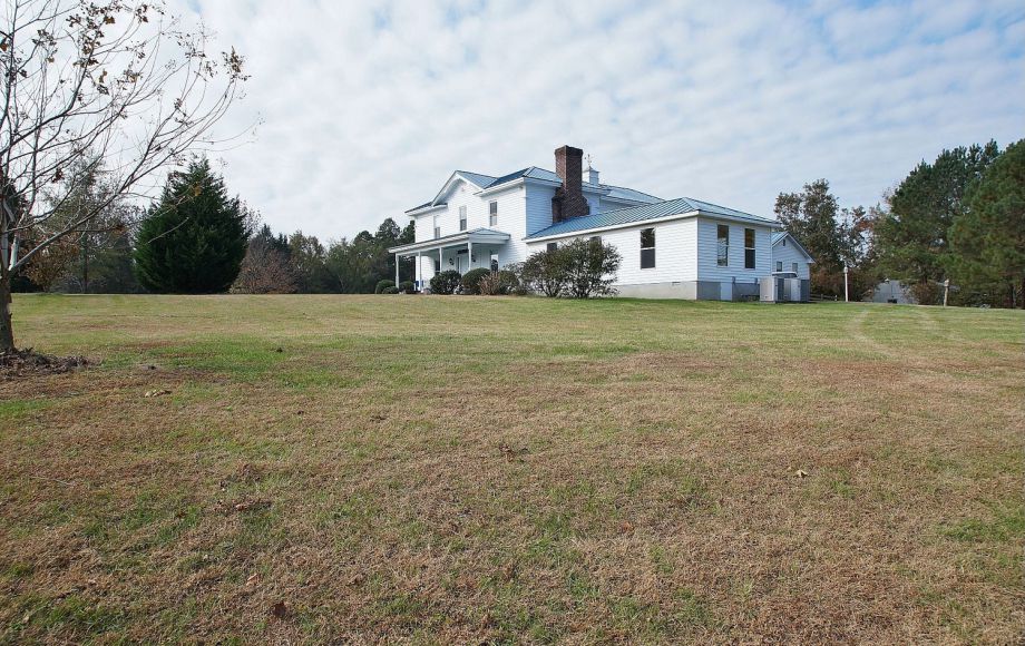 Image for HICKORY KNOLLS FARM: 200 +/- ACRES w/5 BR RESTORED VICTORIAN FARM HOUSE