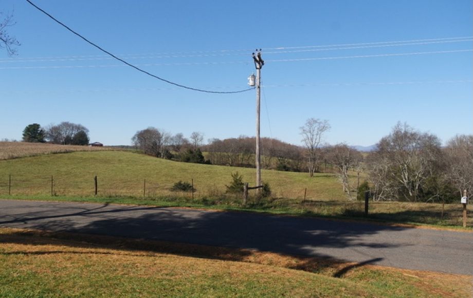 Image for 3 BR/1.5 BA Home & 24′ X 32′ Workshop ON 2.8 +/- Acres