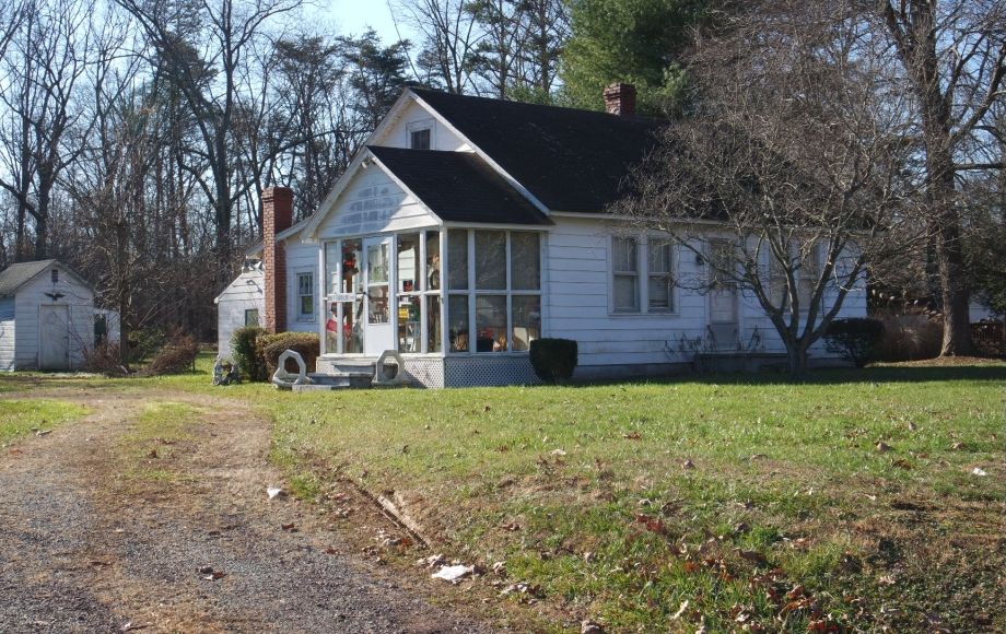 Image for 2 BR/1BA INVESTMENT PROPERTY on 1.8+/- ACRES WILL BE SOLD to the HIGHEST BIDDER!!