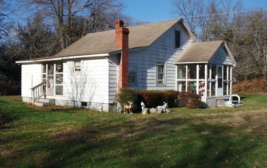 Image for 2 BR/1BA INVESTMENT PROPERTY on 1.8+/- ACRES WILL BE SOLD to the HIGHEST BIDDER!!