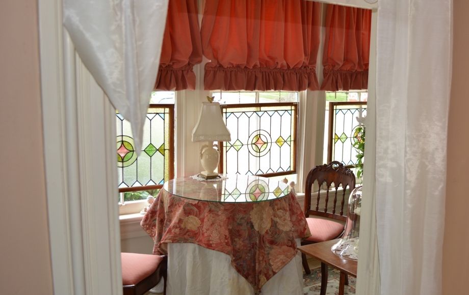 Image for IMMACULATE 5 BR/3.5 BA VICTORIAN HOME