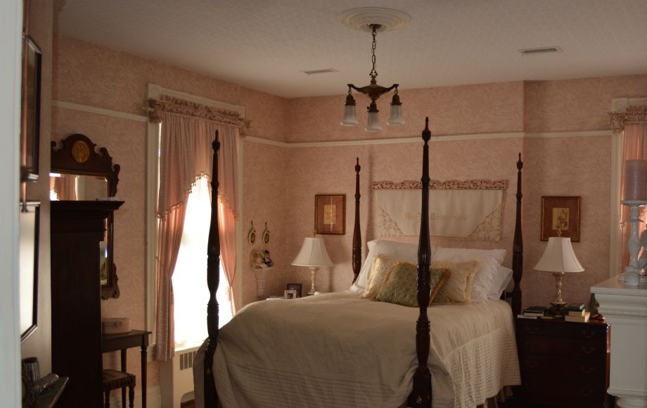 Image for IMMACULATE 5 BR/3.5 BA VICTORIAN HOME