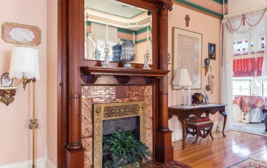 Image for IMMACULATE 5 BR/3.5 BA VICTORIAN HOME
