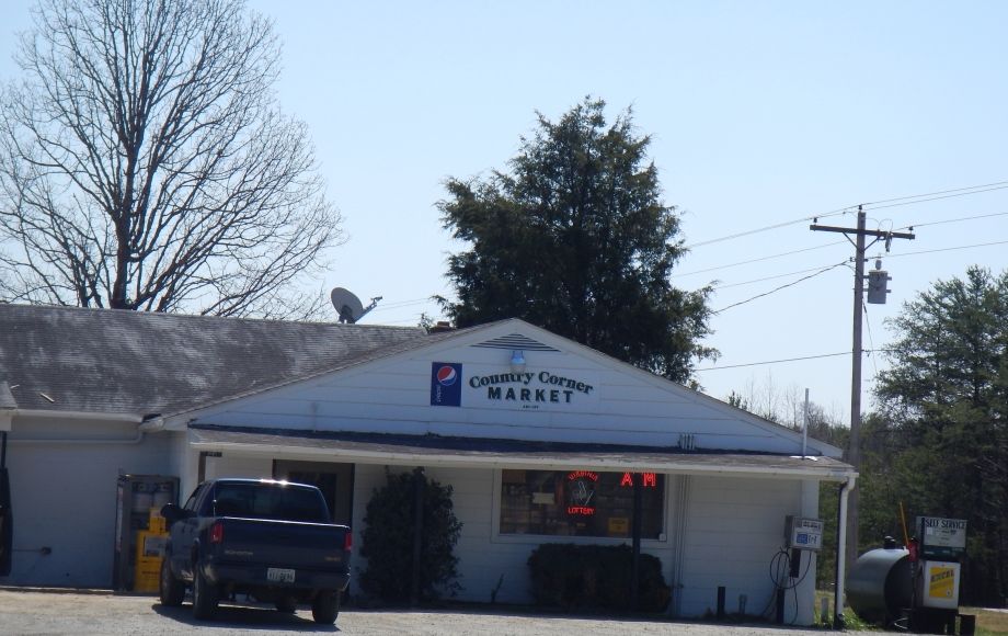 Image for COUNTRY CORNER MARKET on 1.65 ACRES w/RESIDENCE TO BE SOLD to the HIGHEST BIDDER REGARDLESS of PRICE