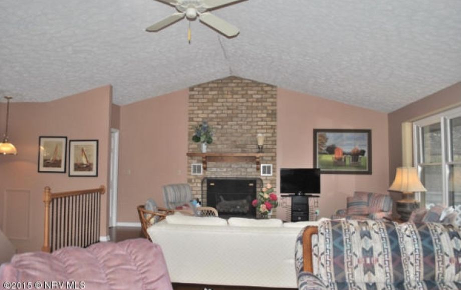 Image for FULLY FURNISHED 5 BR/2BA WATER FRONT HOME on CLAYTOR LAKE w/DOUBLE BOAT GARAGE & BOAT DOCK w/LIFT