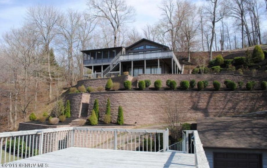 Image for FULLY FURNISHED 5 BR/2BA WATER FRONT HOME on CLAYTOR LAKE w/DOUBLE BOAT GARAGE & BOAT DOCK w/LIFT