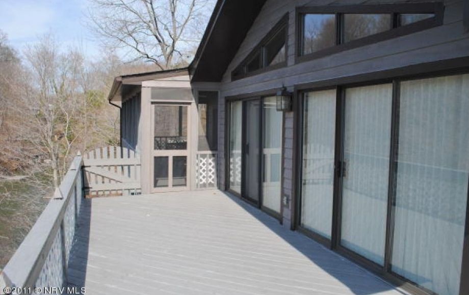 Image for FULLY FURNISHED 5 BR/2BA WATER FRONT HOME on CLAYTOR LAKE w/DOUBLE BOAT GARAGE & BOAT DOCK w/LIFT