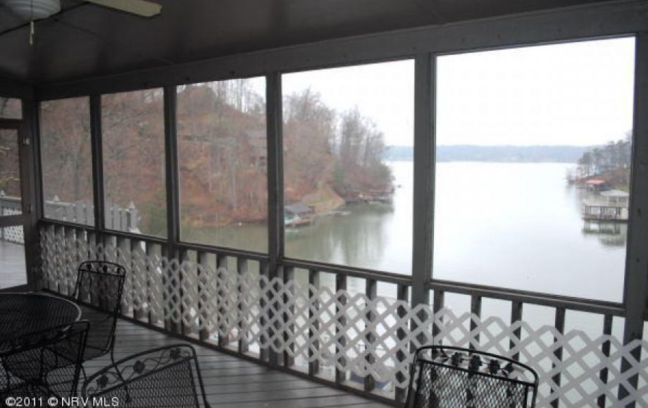 Image for FULLY FURNISHED 5 BR/2BA WATER FRONT HOME on CLAYTOR LAKE w/DOUBLE BOAT GARAGE & BOAT DOCK w/LIFT