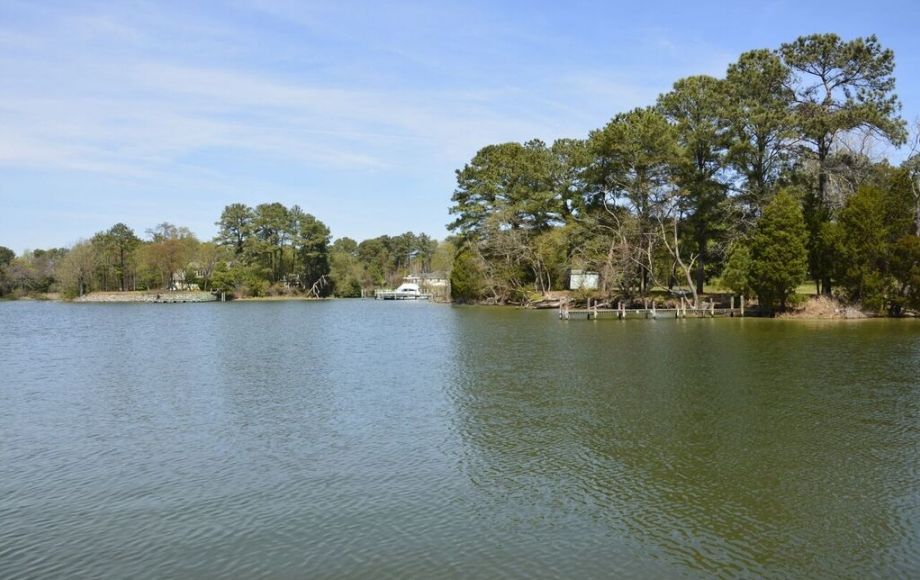 Image for 3 BR/1.5 BA WATERFRONT HOME on 1.6+/- ACRES in REEDVILLE, VA