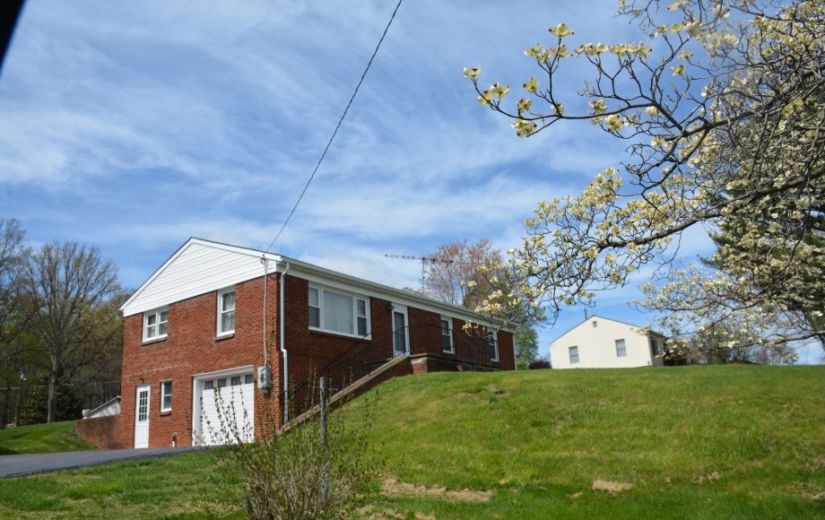 Image for 3 BR BRICK HOME w/SHOP on .76 +/- ACRES in CULPEPER COUNTY, VA—WILL BE SOLD to the HIGHEST BIDDER