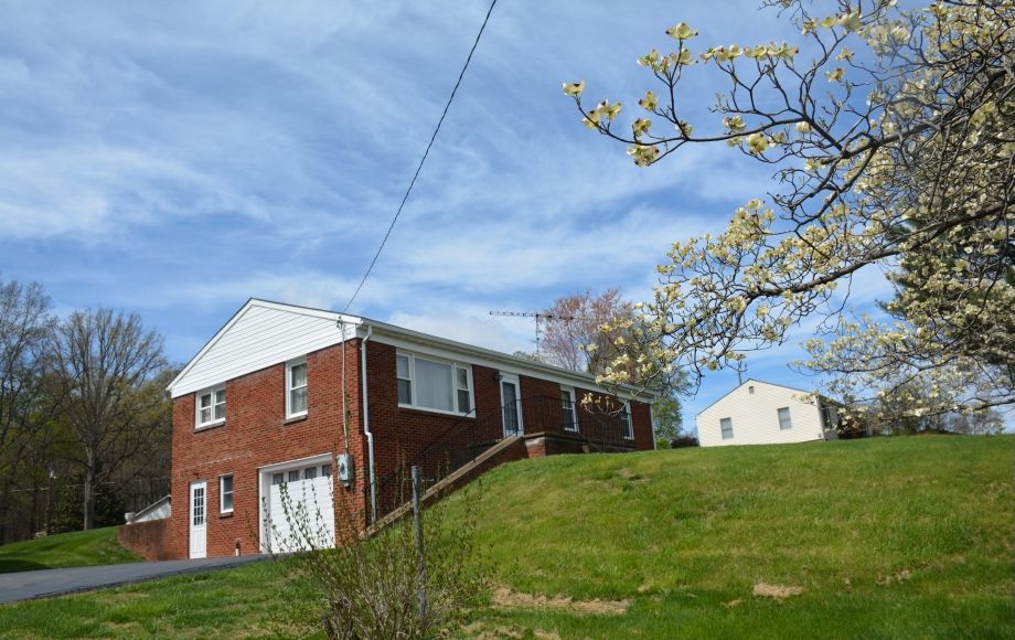 Image for 3 BR BRICK HOME w/SHOP on .76 +/- ACRES in CULPEPER COUNTY, VA—WILL BE SOLD to the HIGHEST BIDDER