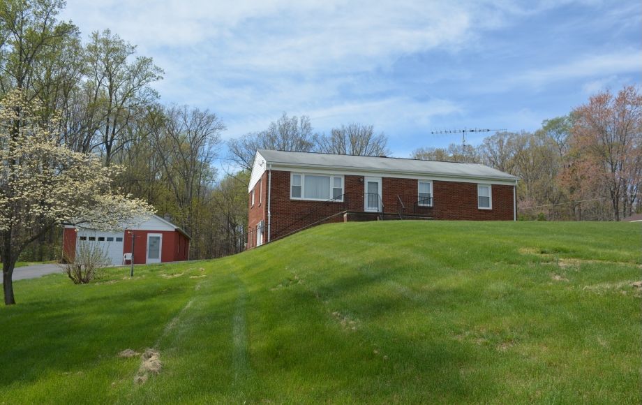 Image for 3 BR BRICK HOME w/SHOP on .76 +/- ACRES in CULPEPER COUNTY, VA—WILL BE SOLD to the HIGHEST BIDDER