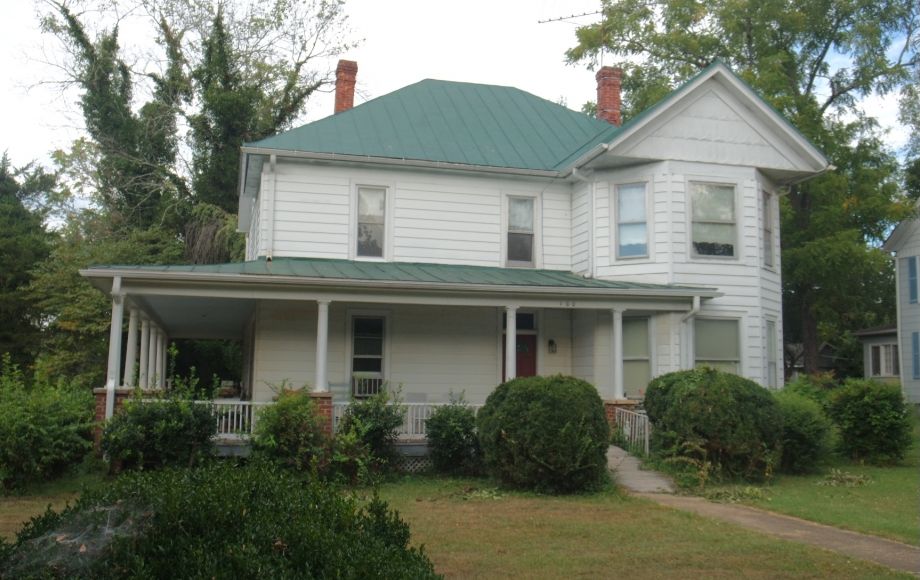 Image for 4 BR/2 BA VICTORIAN STYLE HOME in FAUQUIER COUNTY, VA—SELLS to the HIGHEST BIDDER!!