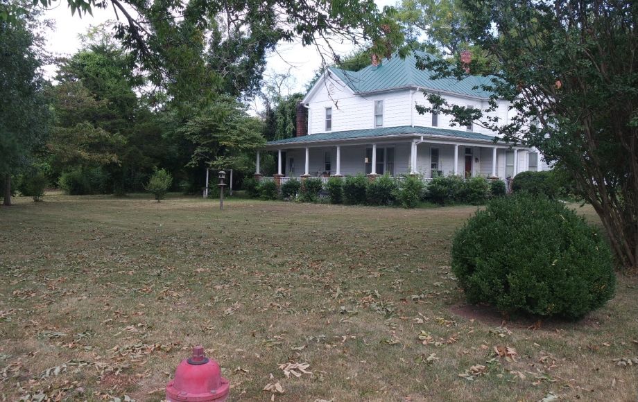 Image for 4 BR/2 BA VICTORIAN STYLE HOME in FAUQUIER COUNTY, VA—SELLS to the HIGHEST BIDDER!!
