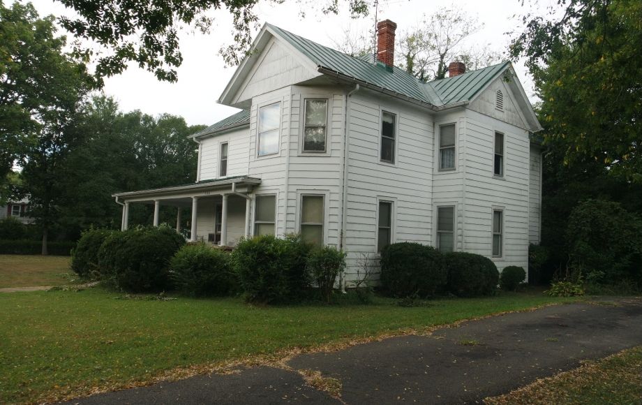 Image for 4 BR/2 BA VICTORIAN STYLE HOME in FAUQUIER COUNTY, VA—SELLS to the HIGHEST BIDDER!!