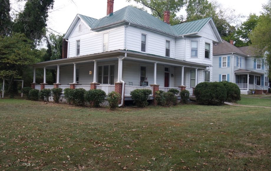 Image for 4 BR/2 BA VICTORIAN STYLE HOME in FAUQUIER COUNTY, VA—SELLS to the HIGHEST BIDDER!!