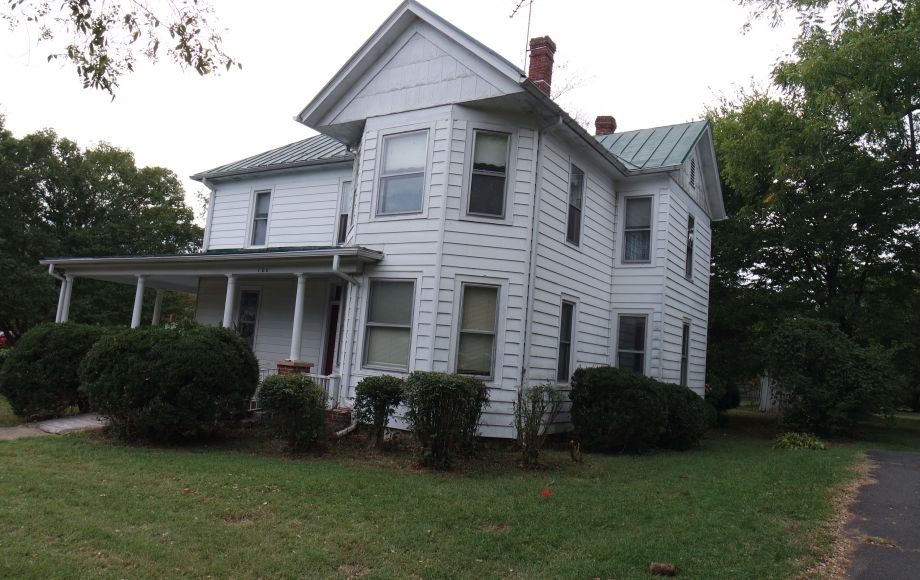 Image for 4 BR/2 BA VICTORIAN STYLE HOME in FAUQUIER COUNTY, VA—SELLS to the HIGHEST BIDDER!!