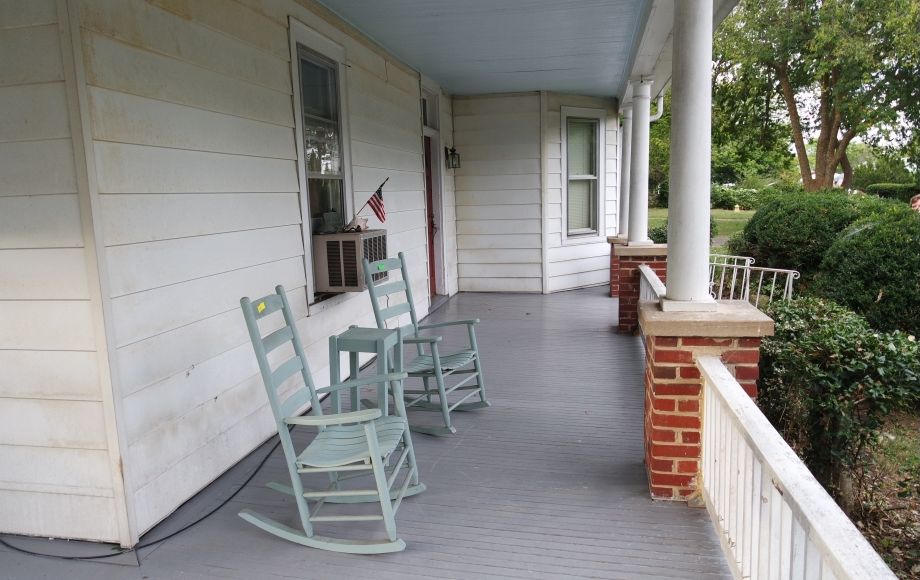 Image for 4 BR/2 BA VICTORIAN STYLE HOME in FAUQUIER COUNTY, VA—SELLS to the HIGHEST BIDDER!!