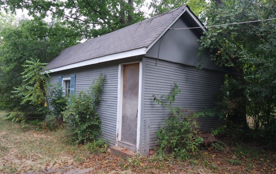 Image for SOLID 3 BR/2 BA HOME w/OUTBUILDINGS on .34 +/- ACRE LOT—SELLS to the HIGHEST BIDDER!!